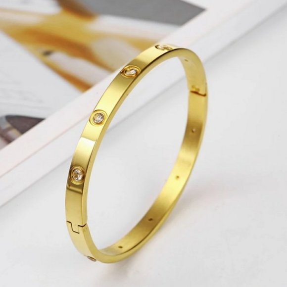 NEW Yellow Gold Round Diamond Bangle Bracelet - Picture 2 of 5